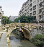 重庆第一关里的百年石桥，古老青石板告诉你什么叫历史 - 重庆晨网
