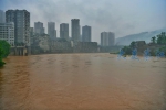 綦河已超警戒水位 綦江发生小型山体滑坡 多个街道道路积水汽车被淹 - 重庆晨网