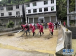 （社会）（3）重庆黔江：洪灾过后积极开展自救 - 重庆晨网