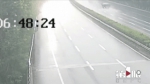 小轿车雨天高速“玩漂移”结局令人…… - 重庆晨网