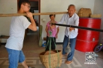 稀奇！一村民种出“巨型”南瓜，重46斤！ - 重庆晨网