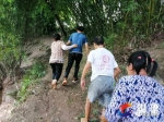 叛逆少年做傻事，听到呼救后66岁老人急忙跳入河中…… - 重庆晨网