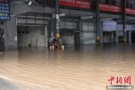 长江第4号洪水过境重庆后被淹地区什么样？淤泥满街没过脚踝 - 重庆晨网