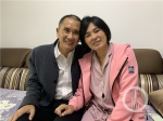 10月2日，吴平和妻子刘安静在家中合影。(5305167)-20201002172927.jpg - 重庆晨网