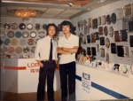 大学期间，葛伟（右）在企业打工 受访者供图 - 重庆晨网