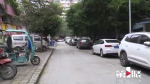 3岁幼童飞奔过公路被卷进车底 现场视频曝光 - 重庆晨网