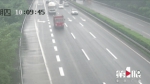 高速路上一脚“老刹车” 小车开始“魔力转圈圈” - 重庆晨网