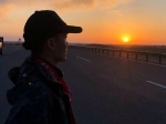 梁平小伙徒步中国第4大沙漠，走了66公里，手机拍下沙漠是这样子 - 重庆晨网