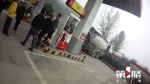 大罐车直冲进加油站 监控拍下惊险过程 - 重庆晨网