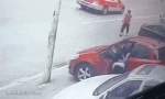 龙华大道两车擦挂 肇事车竟是“无人驾驶” - 重庆晨网