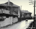 老照片，抗战胜利后的重庆，江边房子依旧破烂市井生活恢复繁闹 - 重庆晨网