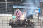 每一天，文军红要烧掉1300只狗用脏的物品 - 重庆晨网