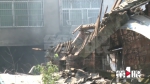 沙坪坝回龙坝一间织布厂突发火灾 房顶都烧塌了 - 重庆晨网