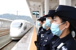 重庆有一支守卫铁道线的女子巡逻队 - 重庆晨网