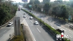 白色轿车高速路超车道上突然急刹  接下来一幕好吓人 - 重庆晨网
