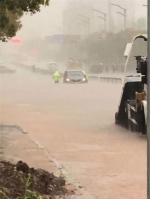 暴雨袭击垫江城区 积水最深处达1.2米 - 重庆晨网