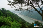 沿着峡江步道 看悬崖边上的长江春景 - 重庆晨网