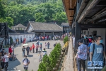 “五一”小长假第一天 重庆红岩文化景区迎来红色旅游高峰 - 重庆晨网