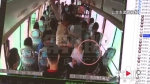 公交车上乘客突然抽搐 驾驶员十分钟送他就医 - 重庆晨网