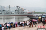 166舰即将抵达重庆九龙坡建设码头。　何蓬磊 摄 - 重庆晨网