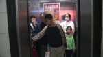 电梯“带病”运行 婴儿被夹伤 - 重庆晨网