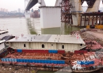 02：李家沱长江复线桥最大一片、重达407.9吨钢箱梁已运达施工现场。华龙网-新重庆客户端记者 张质 摄 - 重庆晨网