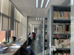 重庆大学虎溪图书馆，学生可通过预约，在图书馆申请到一张属于自己一个月的座位。华龙网-新重庆客户端 记者 秦思思 摄 - 重庆晨网