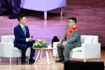 马晓燠（右）接受主持人采访。江津区融媒体中心供图 - 妇联