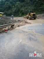 省道412今晨因滑坡中断 预计中午前道路抢通 - 重庆晨网