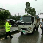 九龙坡区：农委、交巡警雨中督导农用车，尽职履责精神可嘉 - 农业机械化信息