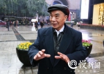 解放碑挂了十年的劳力士“下岗”，来听60年前的转钟人讲述钟的故事 - 重庆晨网