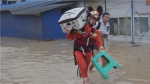 南川强降雨街道积水1米4 多人被困 - 重庆晨网