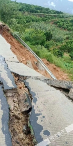 道路垮塌5个月未修复，脐橙成熟却运不出去…… - 重庆晨网